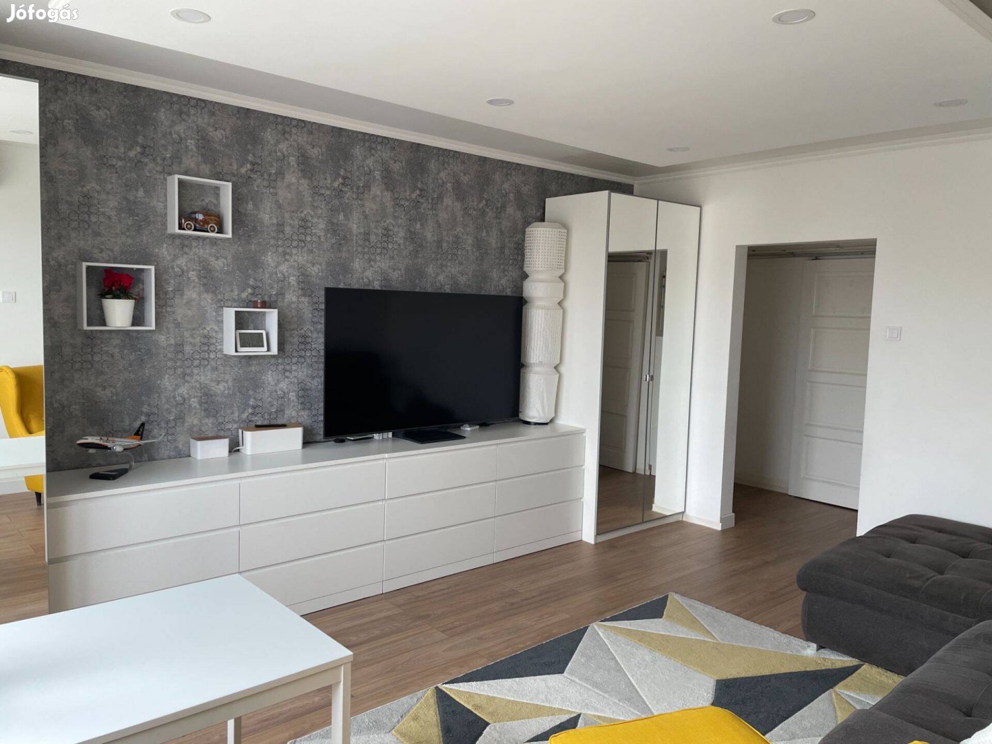 Eladó 57 nm-es panel lakás a 9.kerület József Attila