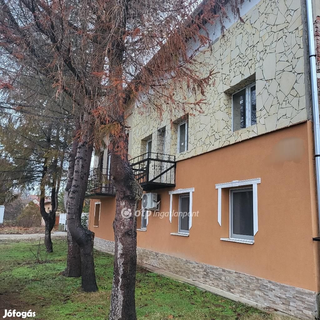 Eladó 58 nm-es lakás Berettyóújfalu