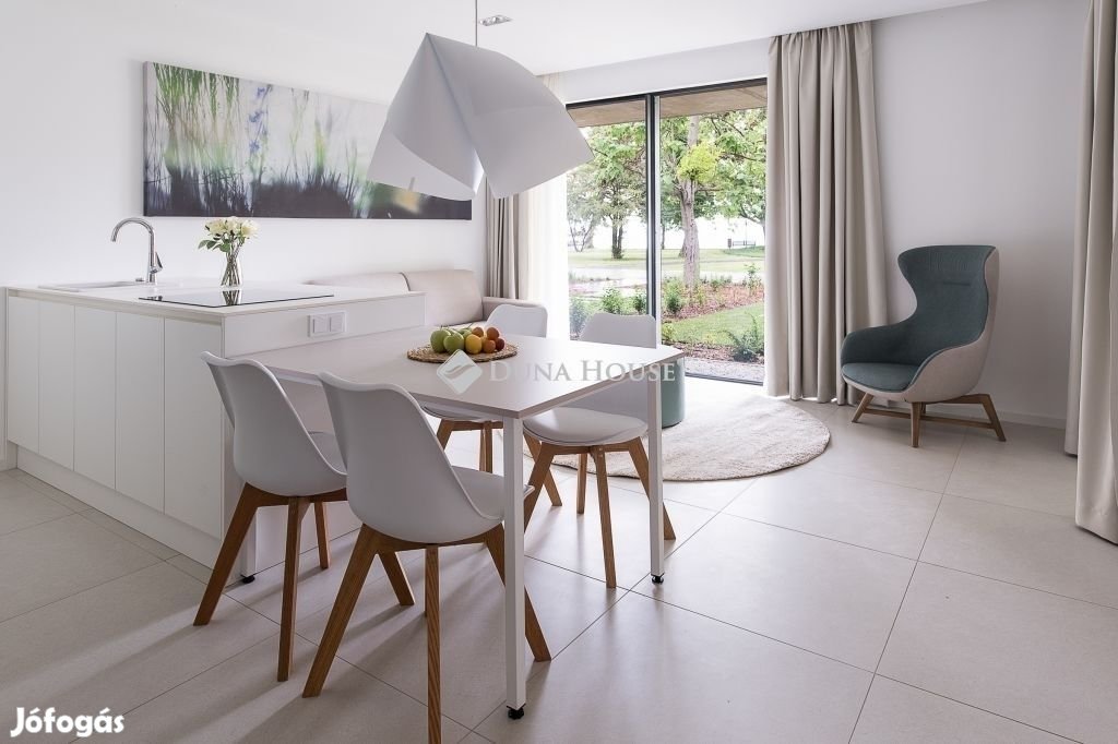 Eladó 59 nm-es lakás Tihany