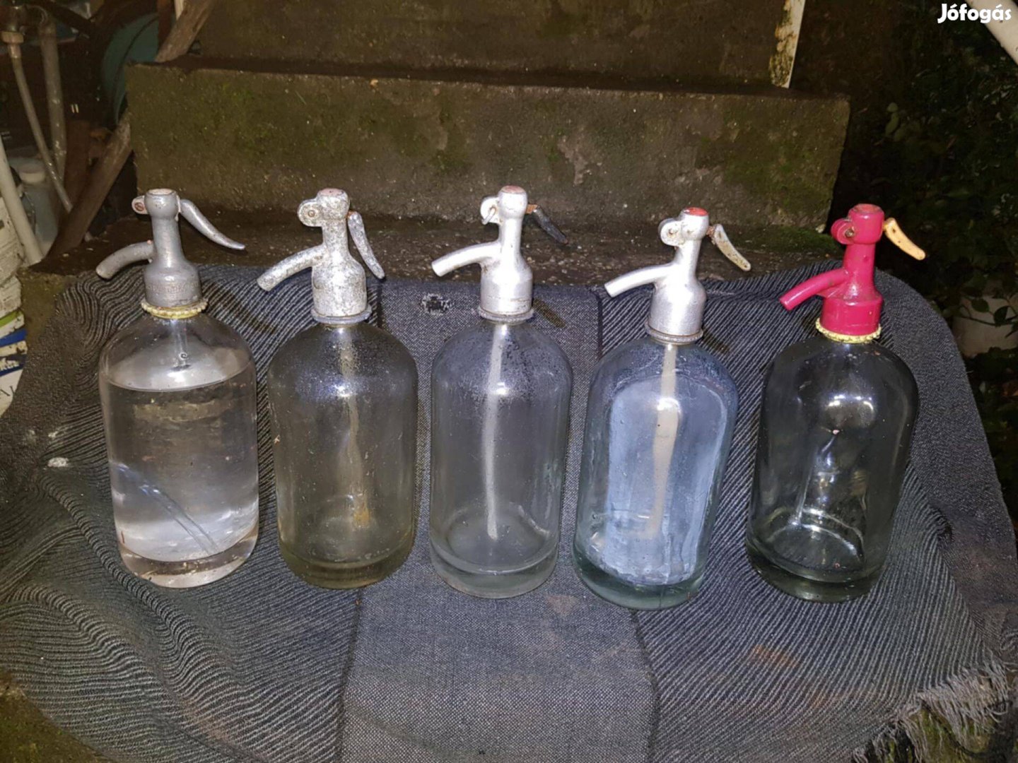 Eladó 5db régi szódásüveg