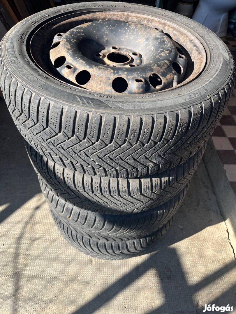 Eladó 5x100 15 lemezfelni Skoda VW Laufenn 195/50 R15 téli gumi
