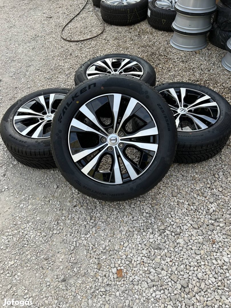 Eladó 5x108 gyári Volvo XC40 alufelni szett új téli gumival!