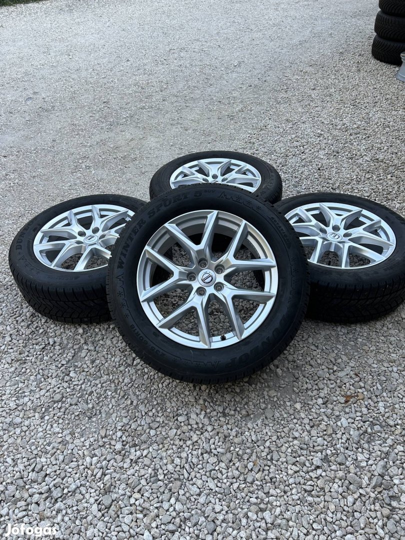 Eladó 5x108 r18 gyári Volvo XC60 alufelni szett Dunlop téli gumikkal!