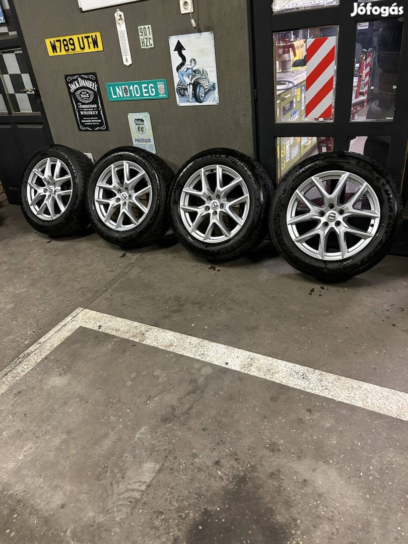 Eladó 5x108 r18 gyári Volvo XC60 alufelni téli gumival!