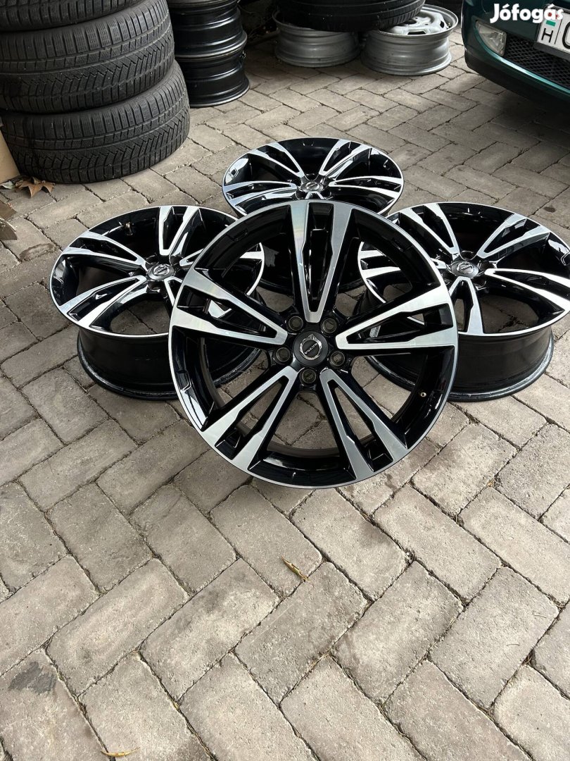 Eladó 5x108 r19 gyári Volvo alufelni!
