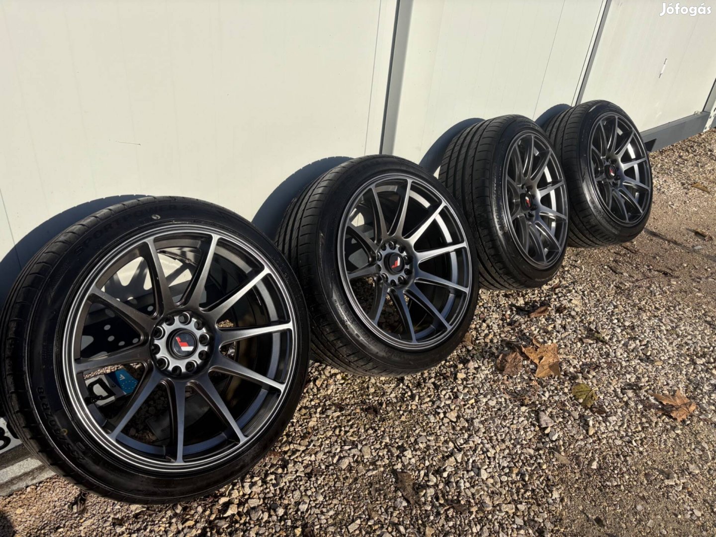 Eladó 5x112 JR11 18 új gumikkal