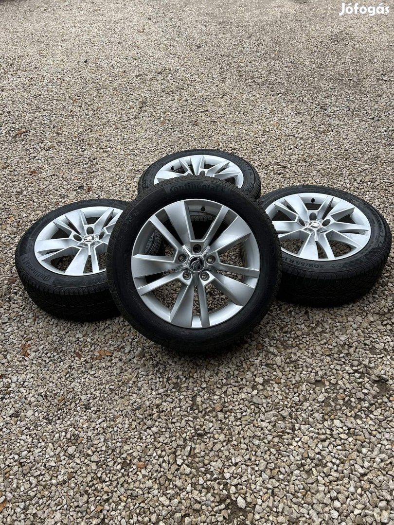 Eladó 5x112 r17 gyári Octavia 4 alufelni Continental téli gumival!
