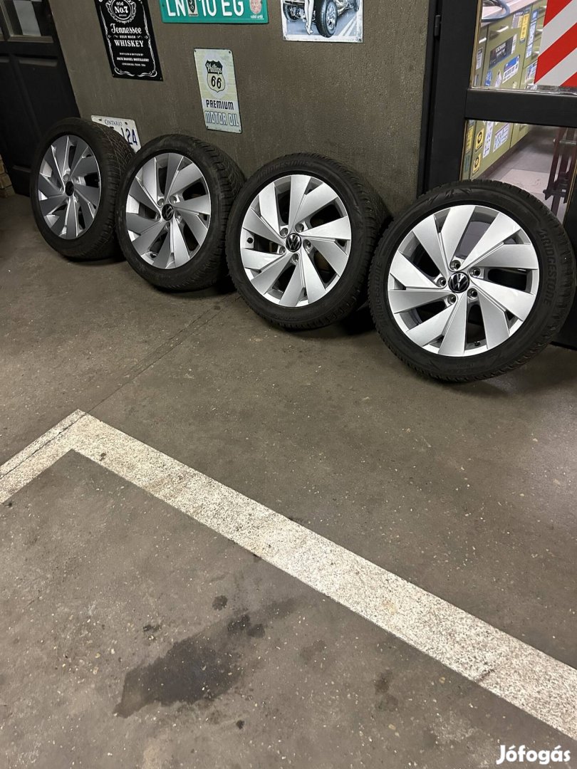 Eladó 5x112 r17 gyári VW "Belmont" alufelni Bridgestone téli gumival! 