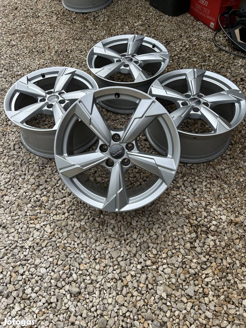 Eladó 5x112 r18 gyári Audi alufelni szett!