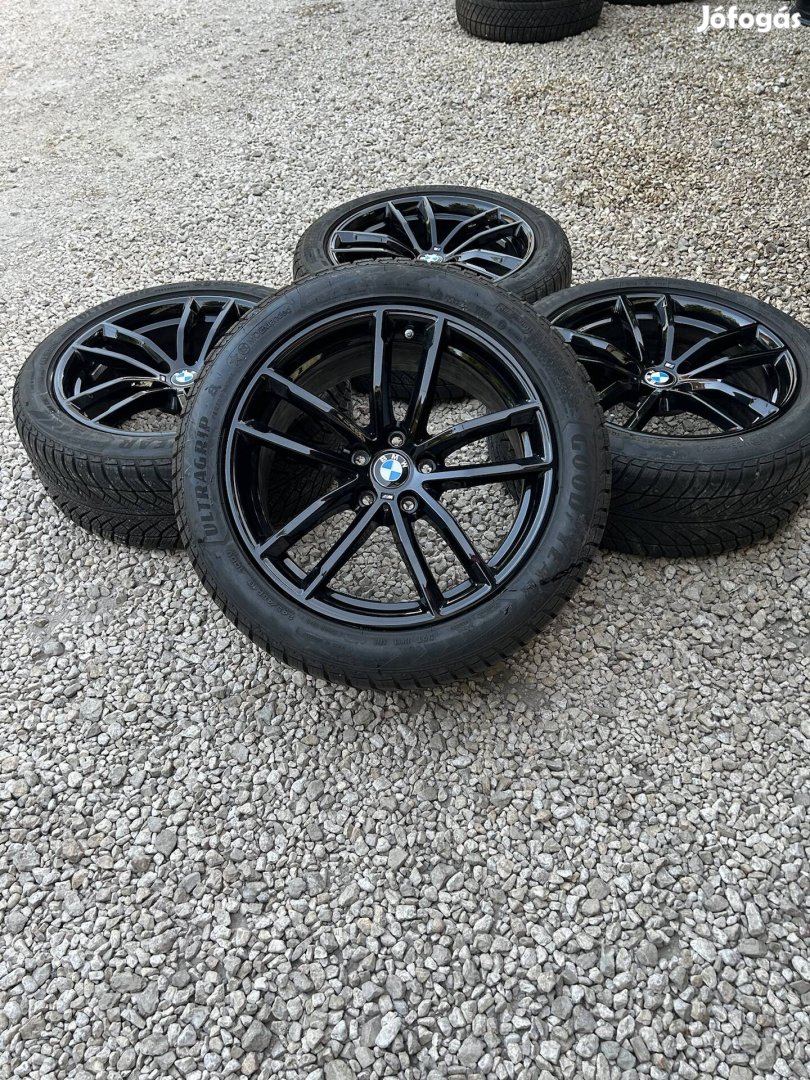 Eladó 5x112 r18 gyári BMW "Style 662M" alufelni szett téli gumival!