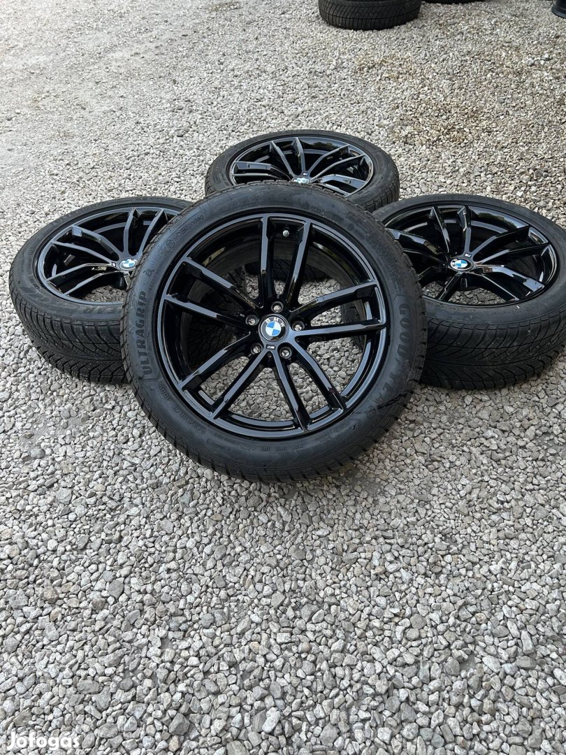 Eladó 5x112 r18 gyári BMW "Style 662M" alufelni tél gumival!