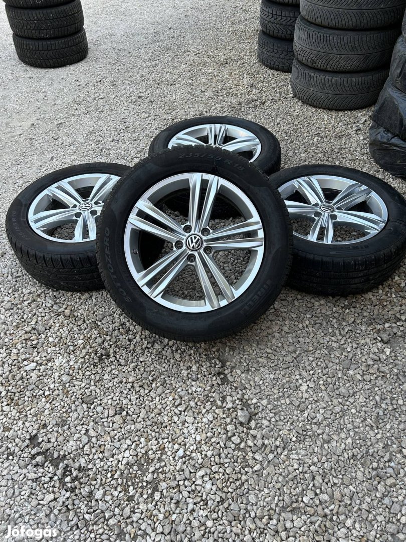 Eladó 5x112 r18 gyári VW Tiguan Sebring alufelni szett téli gumival!
