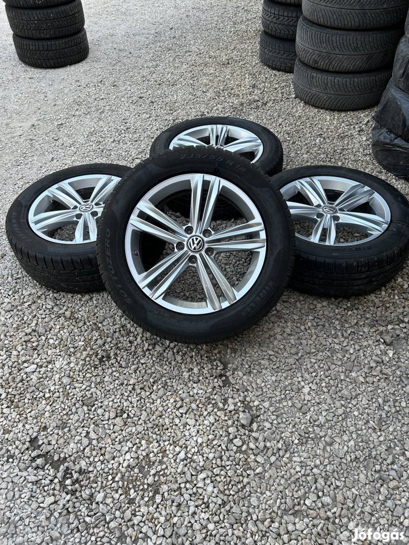Eladó 5x112 r18 gyári VW Tiguan Sebring alufelni téli gumival!