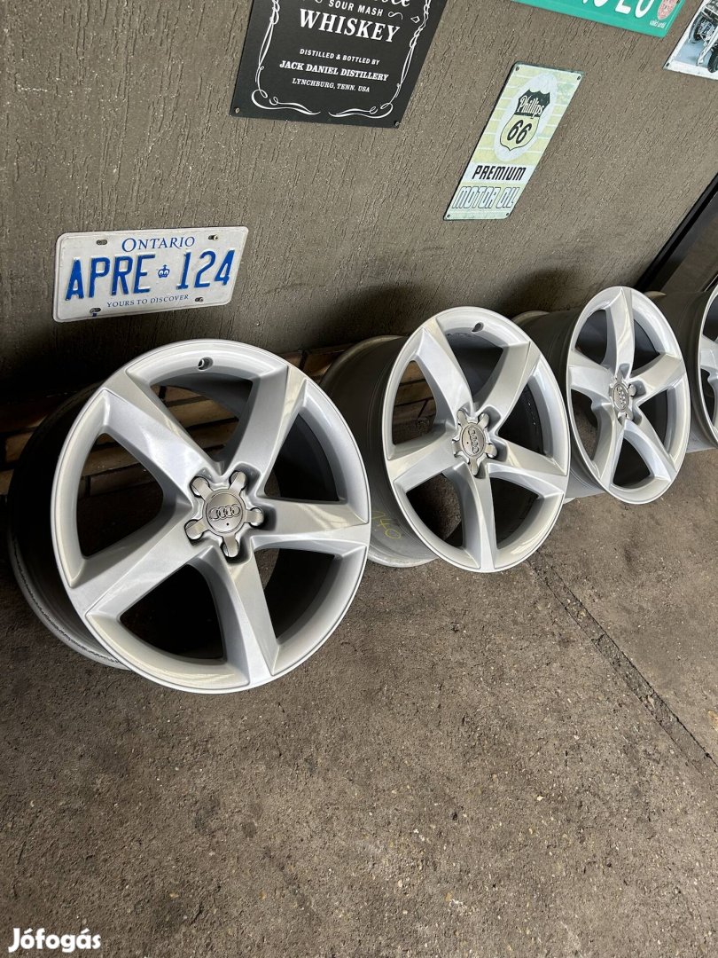 Eladó 5x112 r19 gyári Audi alufelni!