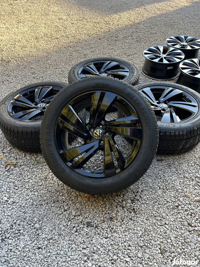 Eladó 5x112 r20 gyári VW Touareg alufelni szett téli gumival!