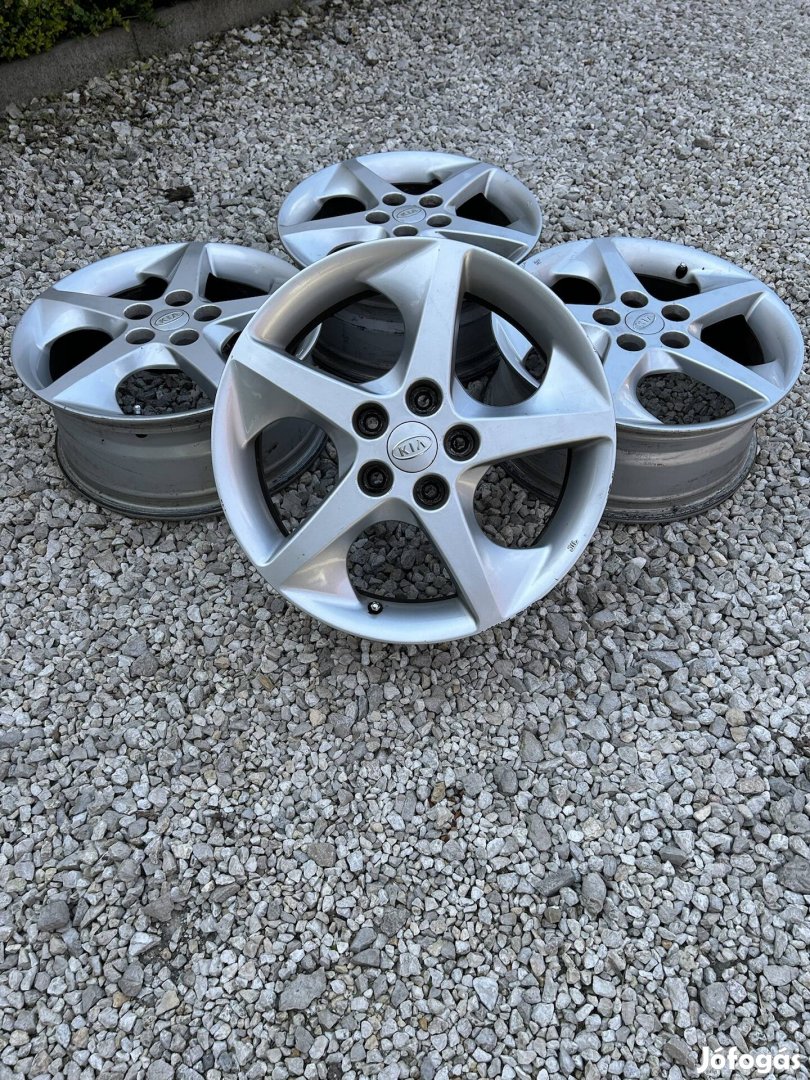 Eladó 5x114,3 r17 gyári Kia alufelni szett!
