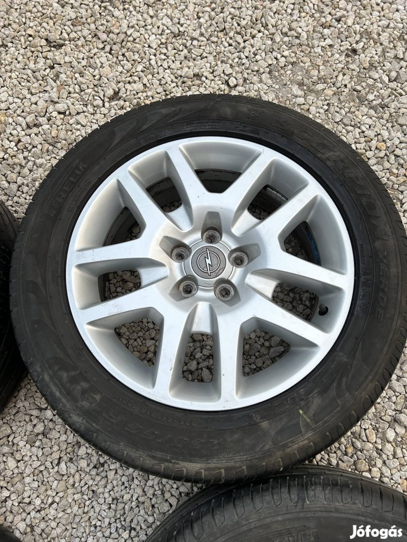 Eladó 5x115 r18 gyári Opel Antara alufelni Pirelli nyári gumival! 