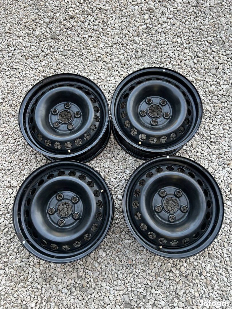 Eladó 5x120 r16 gyári VW T5/T6 acélfelni dísztárcsával!