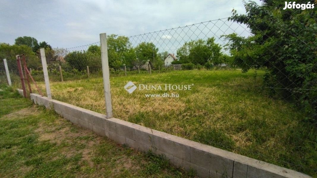 Eladó 605 nm-es telek Sülysáp