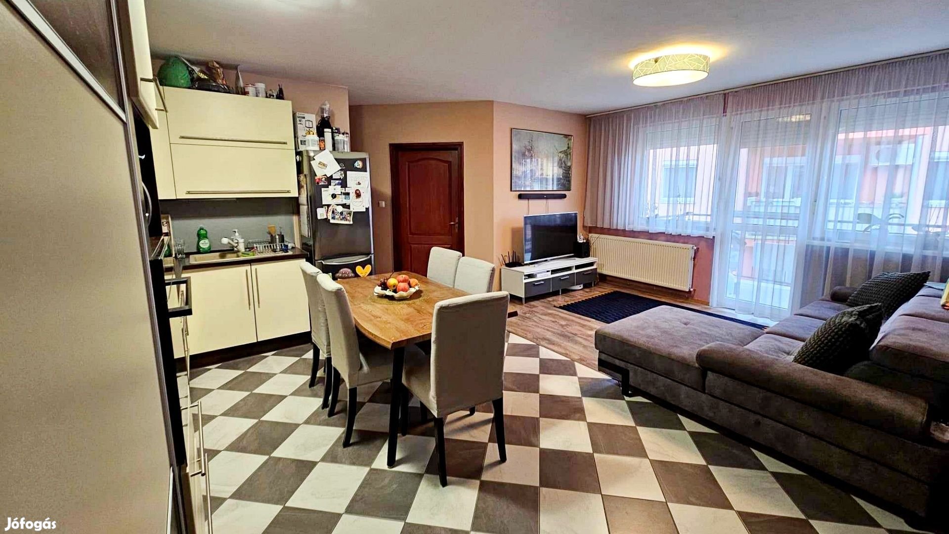 Eladó 60 m2 tégla lakás, Győr