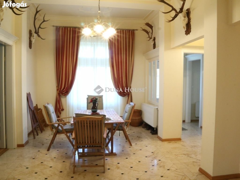 Eladó 618 nm-es ház Pécsvárad