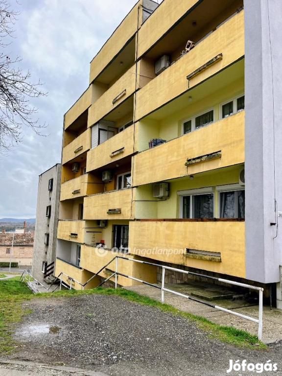 Eladó 61 nm-es lakás Pécs