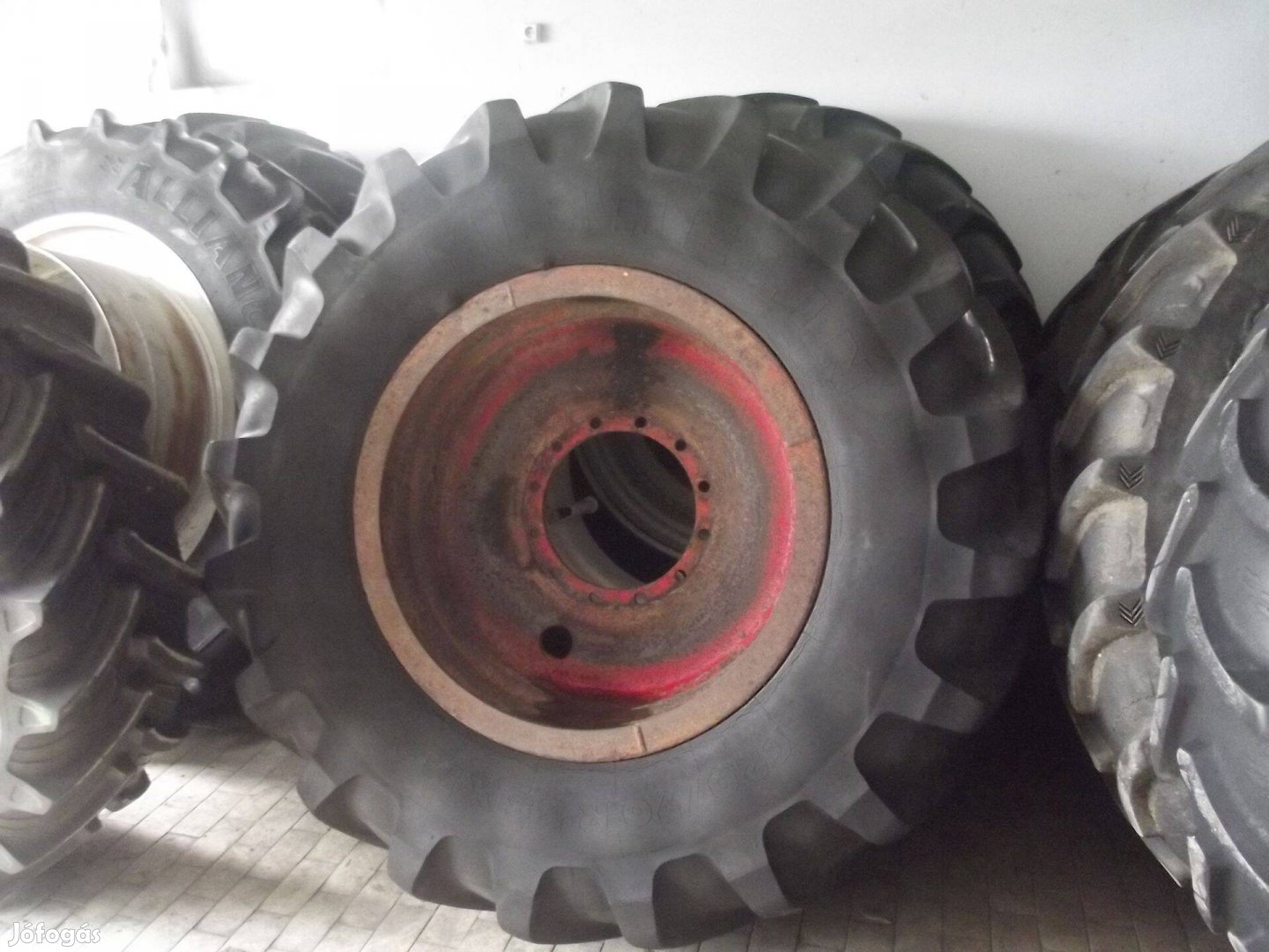 Eladó 620/70R 38 XM 27gumi