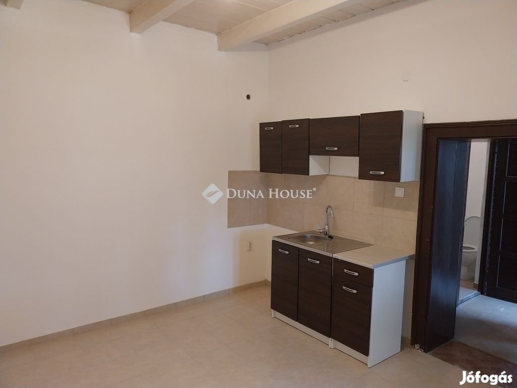 Eladó 62 nm-es ház Péteri