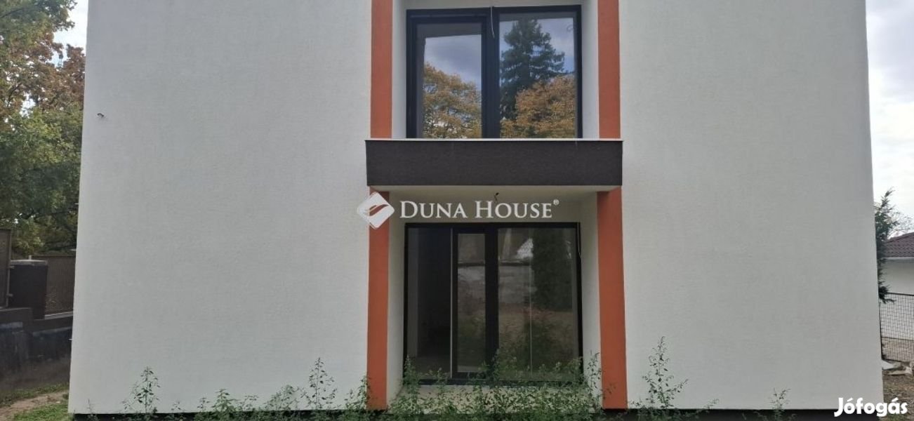 Eladó 63 nm-es lakás Pécs