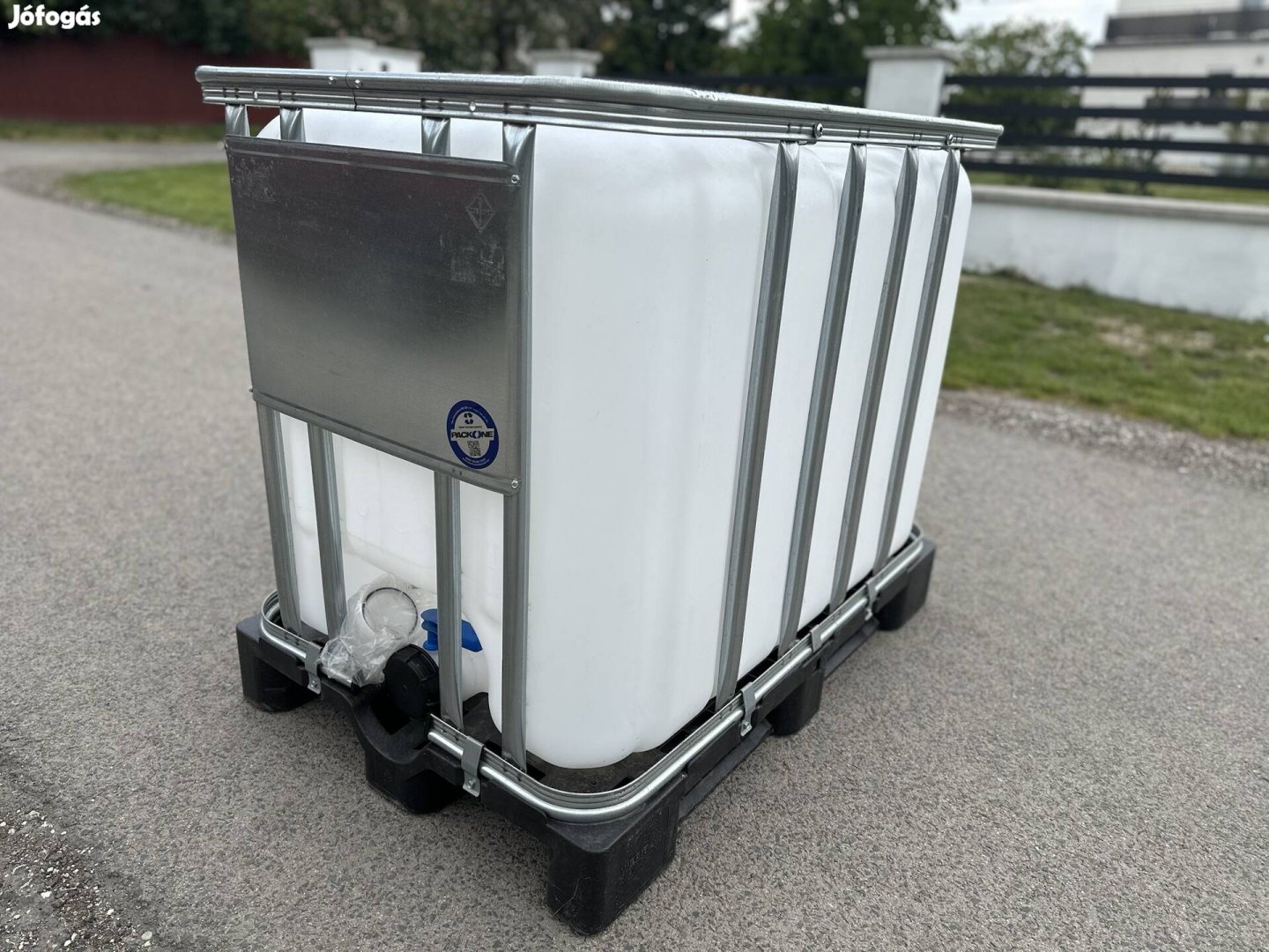 Eladó 640 literes IBC tartály - újszerű, élelmiszeres!