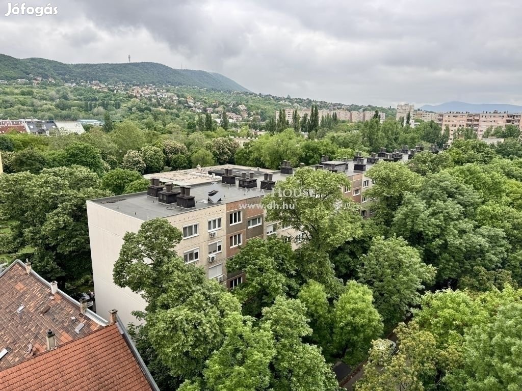 Eladó 66 nm-es lakás Budapest 3. ker.