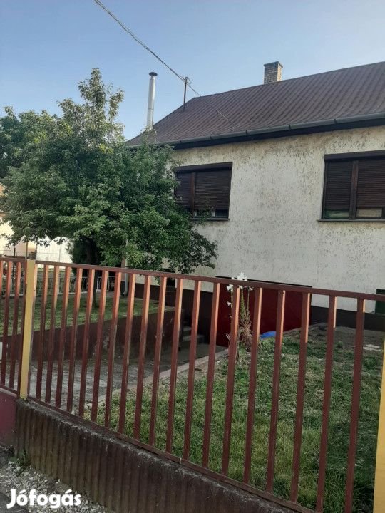 Eladó 70 nm-es Ikerház Debrecen