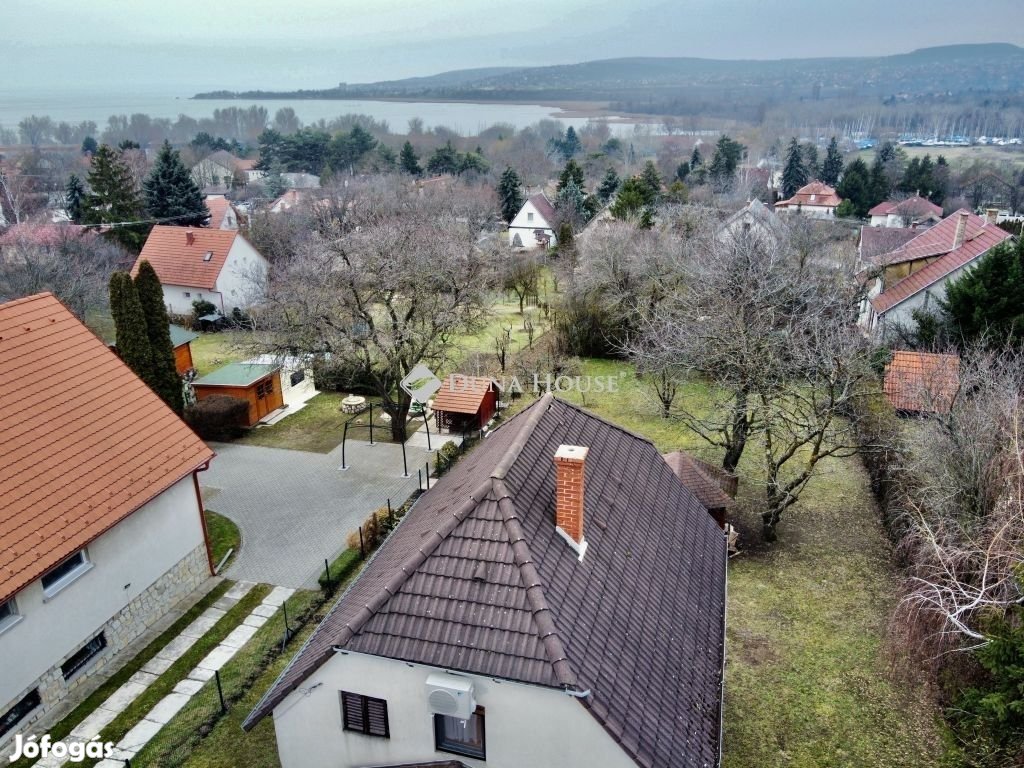 Eladó 70 nm-es ház Balatonfűzfő