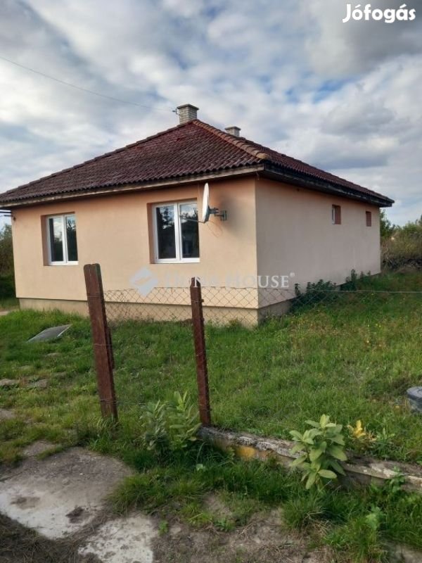 Eladó 70 nm-es ház Dombrád