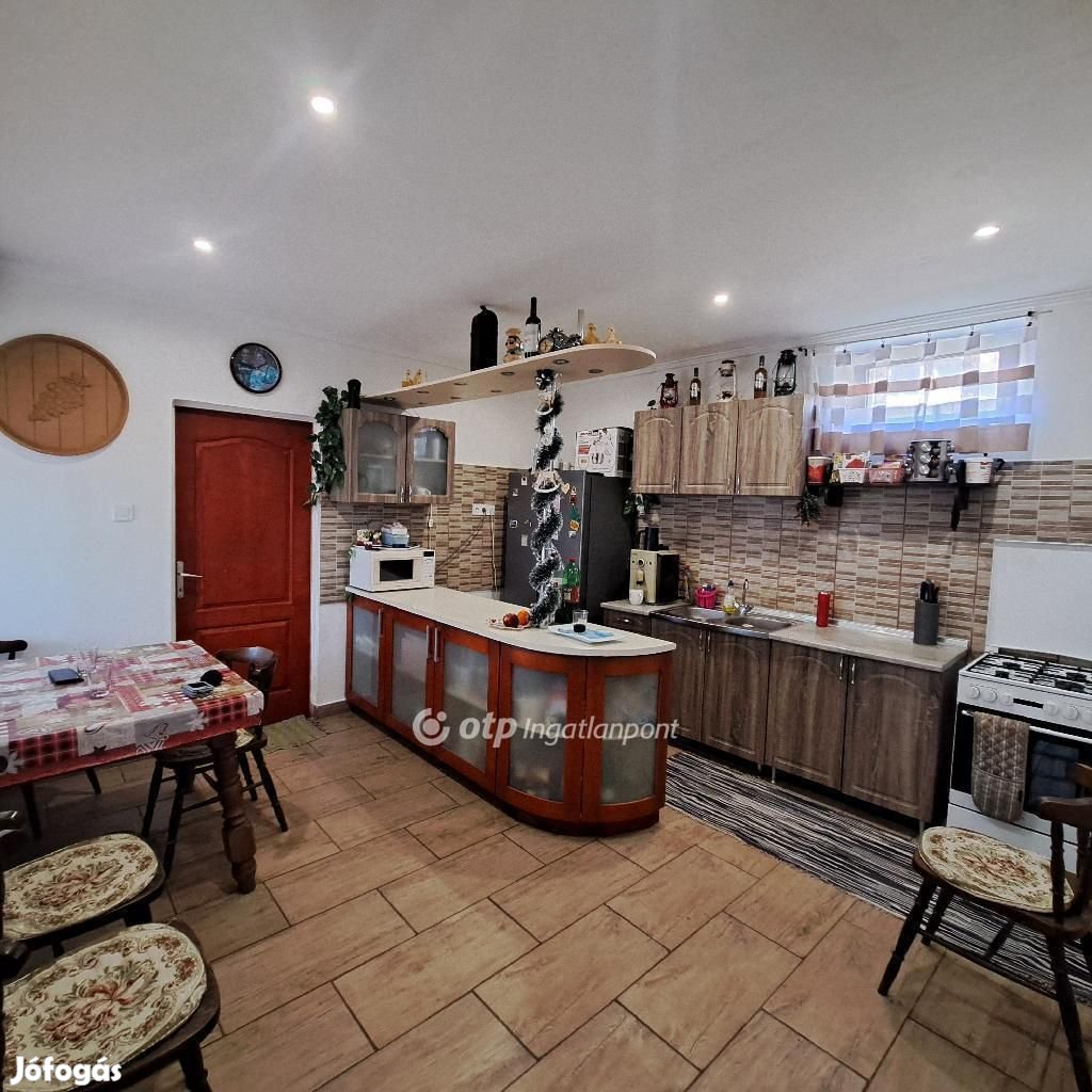 Eladó 70 nm-es ház Egerfarmos