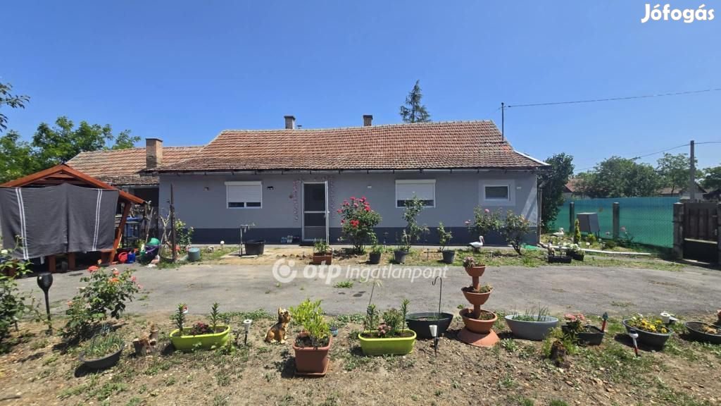 Eladó 70 nm-es ház Furta