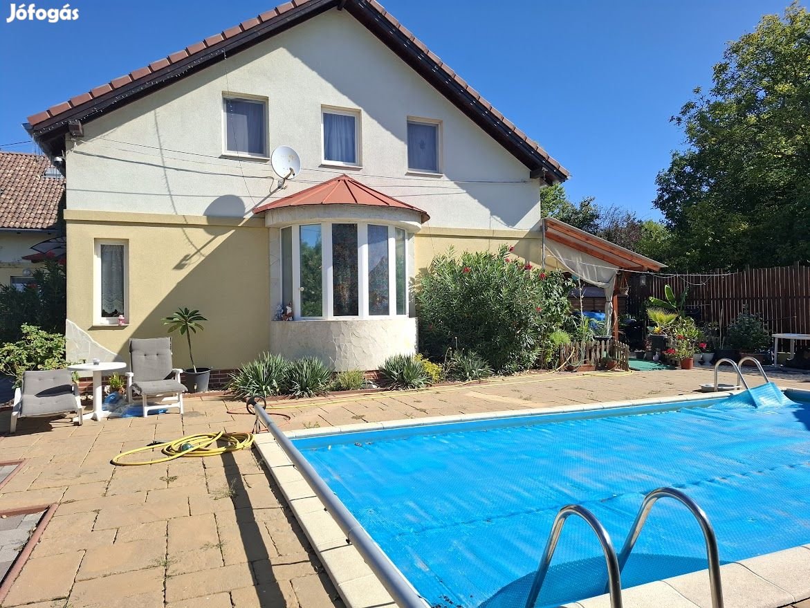 Eladó 72 m2-es lakás Üllőn