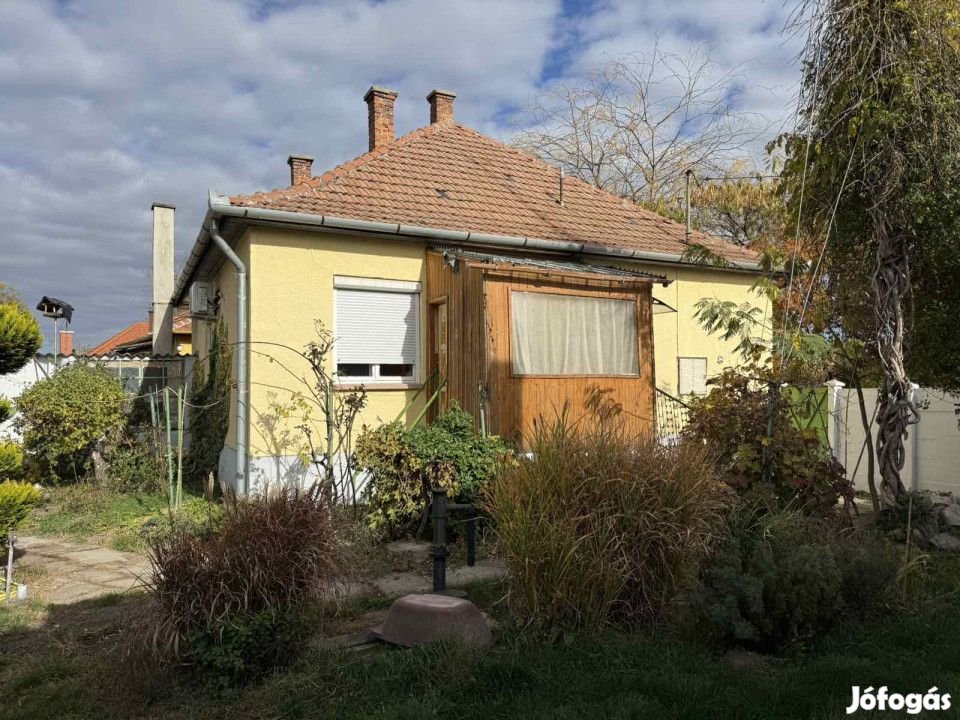 Eladó 72 nm-es Családi ház Gyula