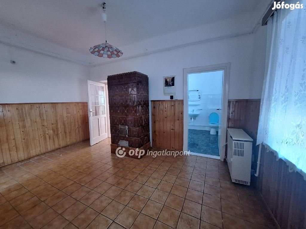 Eladó 73 nm-es ház Karcag