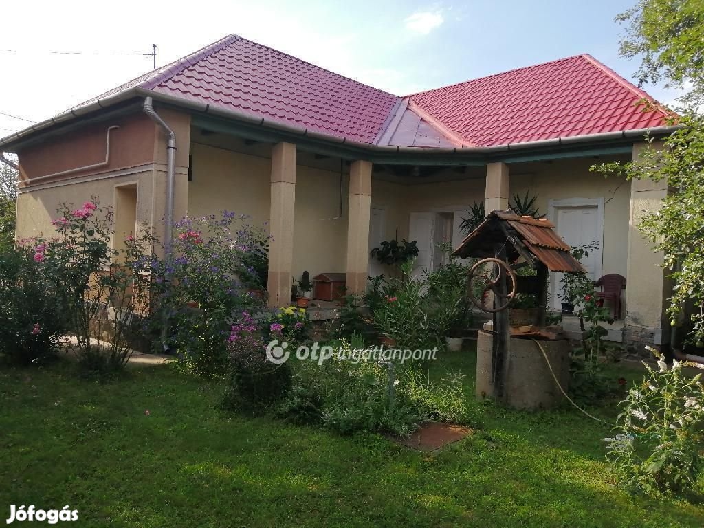 Eladó 76 nm-es ház Adács