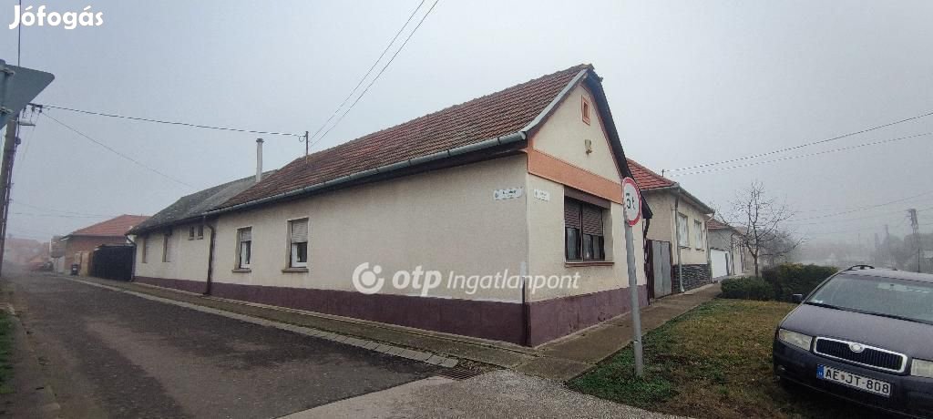Eladó 78 nm-es ház Jászberény