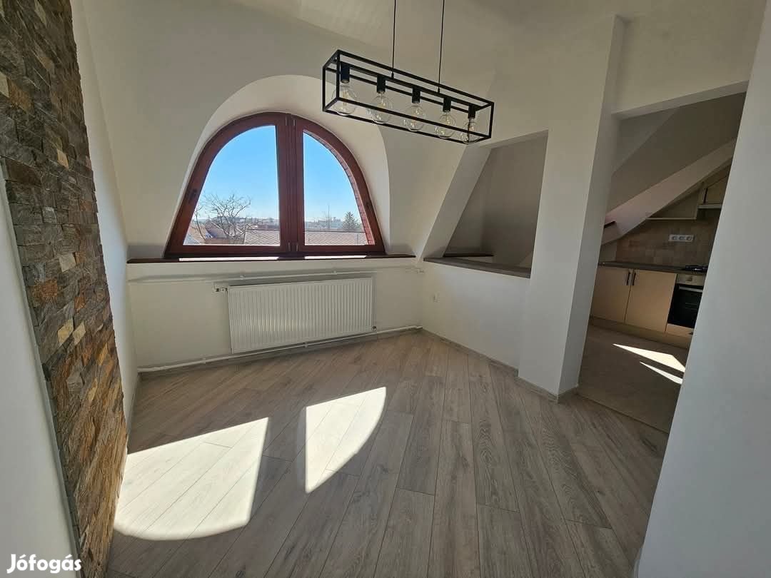Eladó 79 m2 tégla lakás, Debrecen