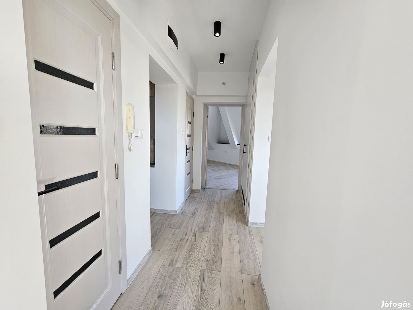 Eladó 79 m2 tégla lakás, Debrecen