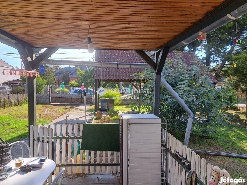 Eladó 80 m2-es, 3 szobás ház, Gyömrőn