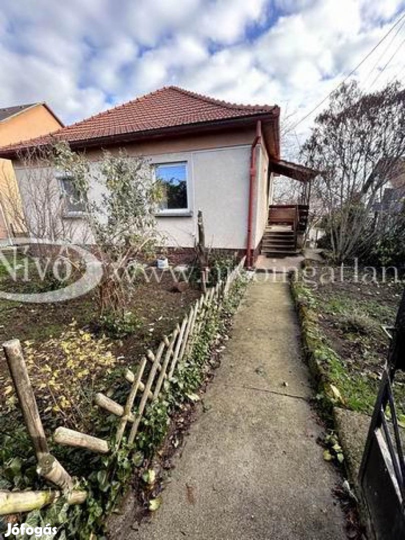 Eladó 80 nm-es Családi ház Balatonalmádi