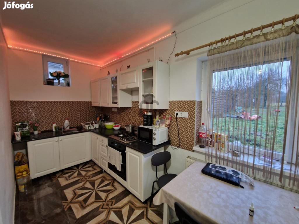 Eladó 80 nm-es ház Csurgó