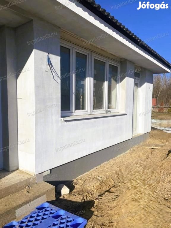 Eladó 80 nm-es ház Kecskemét