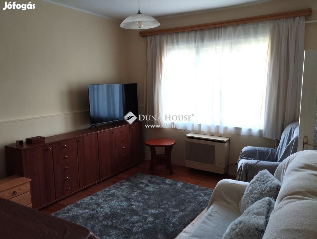 Eladó 80 nm-es ház Mikepércs