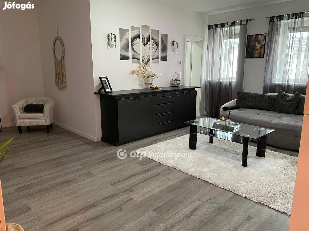 Eladó 80 nm-es lakás Fertőszentmiklós