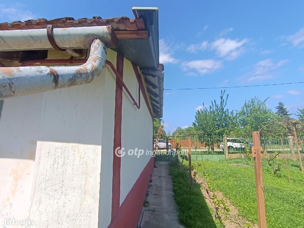 Eladó 81 nm-es ház Hunya